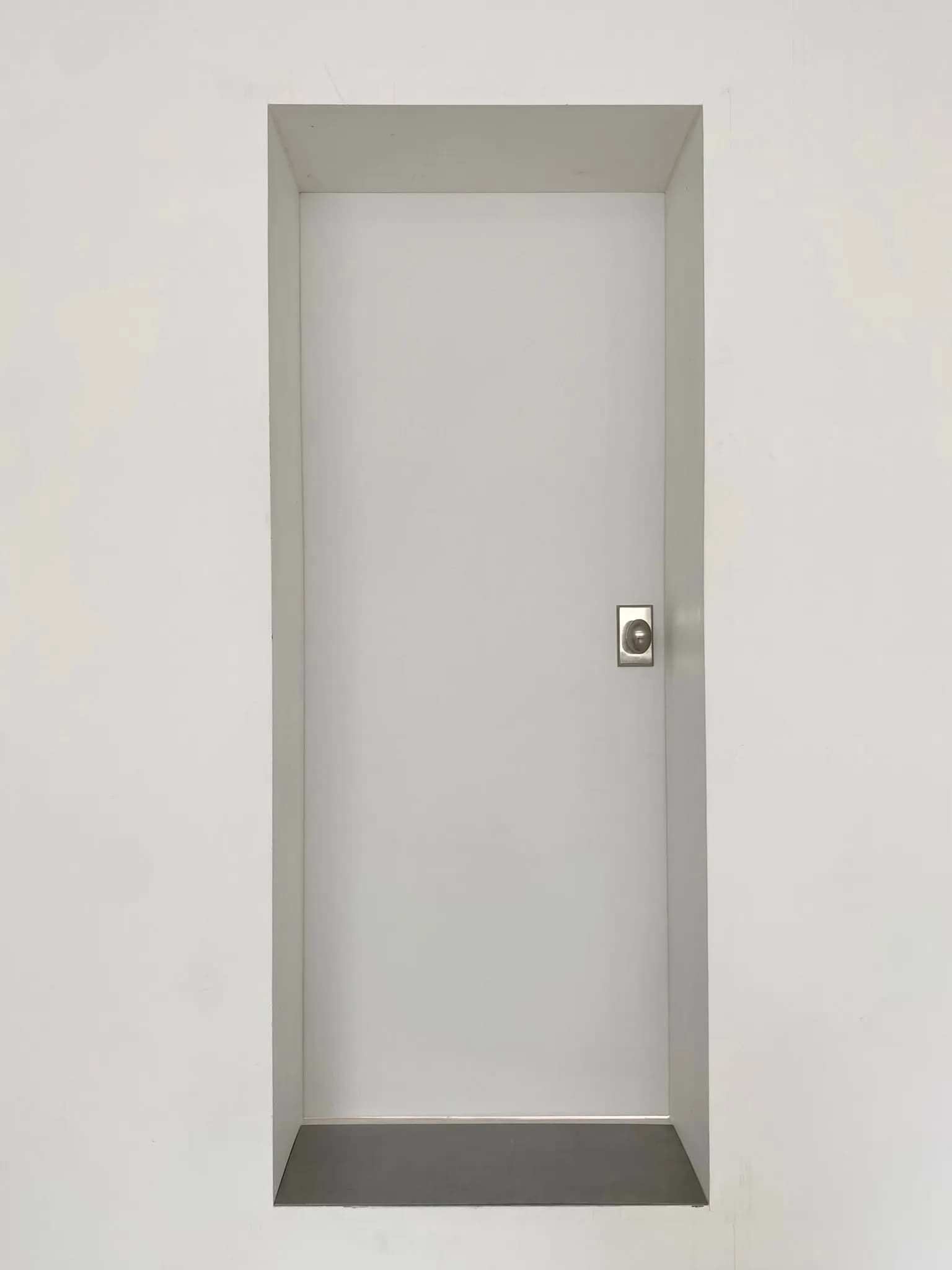 스튜디오 모프 깊은 톤의 대비 있는 공간