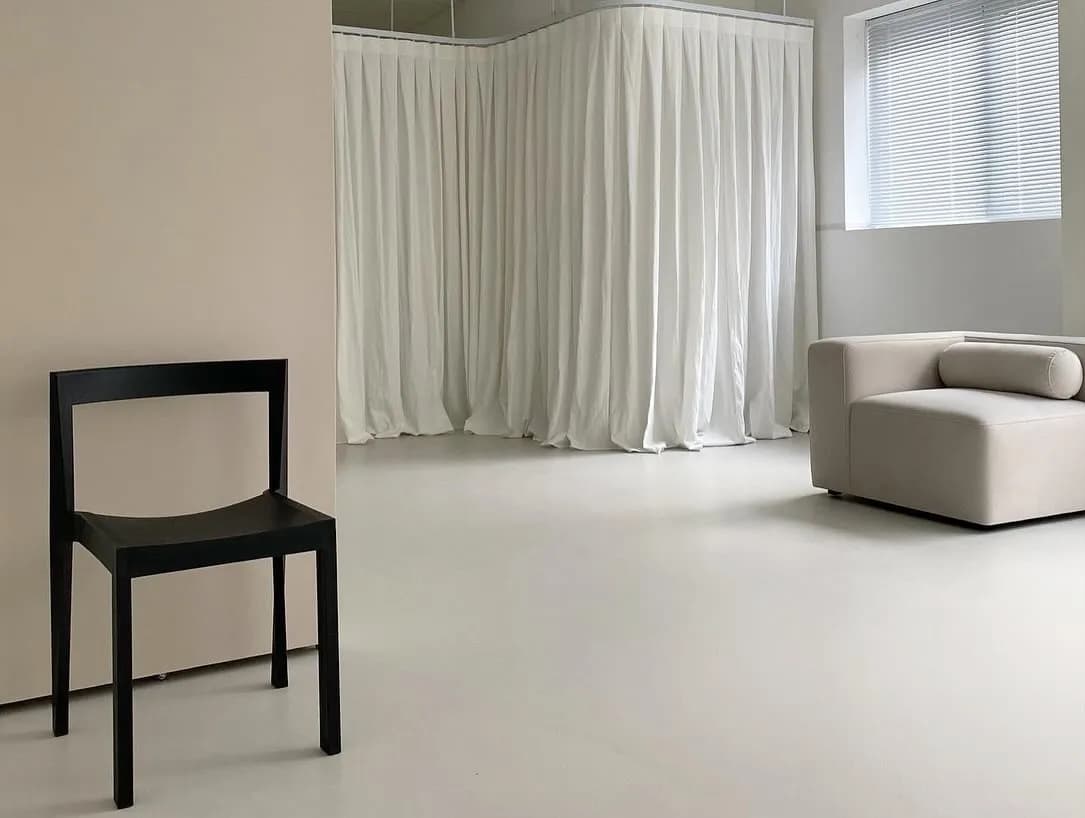 스튜디오 모프 76㎡ 자연광 촬영 공간 전경